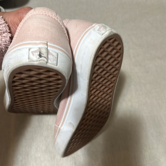 Vans - Picture 3 of 4